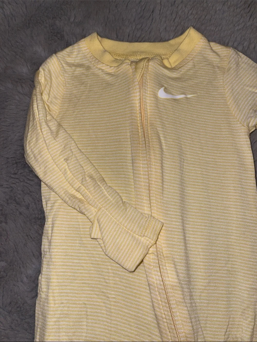🌈 Nike Baby Boy Girl Sleeper Sz 6M Viscose Footed Pajama Yellow Soft & stretchy